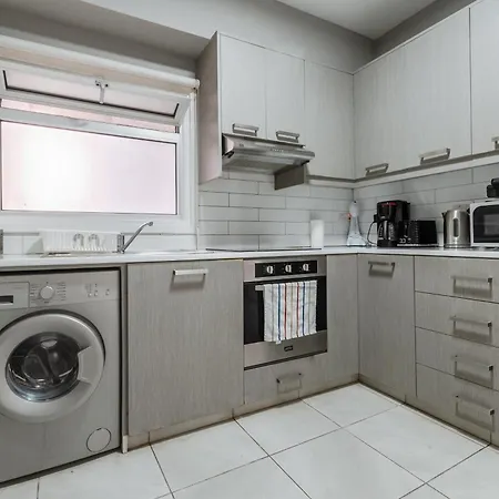 Paradise Promenade Apartment, 2min Distance From Marina لارنكا