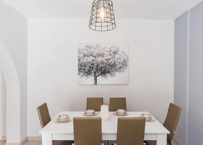 Paradise Promenade Apartment, 2min Distance From Marina Apartamento