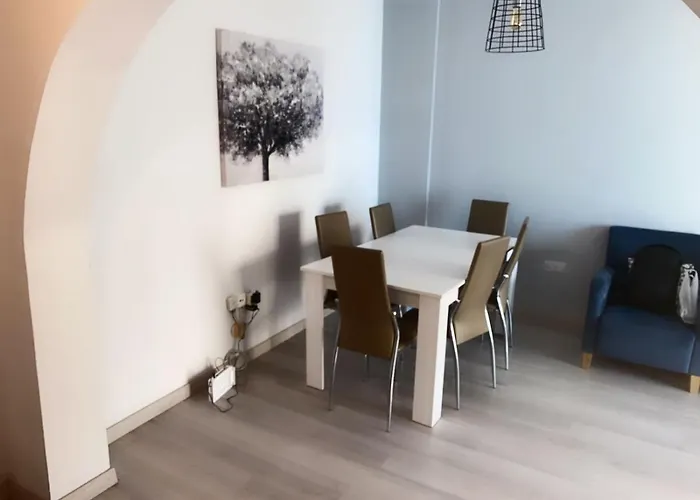 Paradise Promenade Apartment, 2min Distance From Marina Apartamento Lárnaca