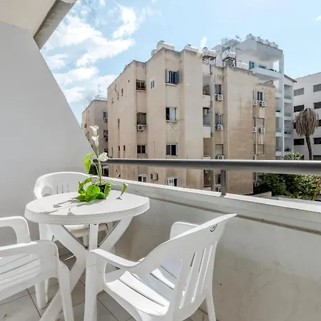 Paradise Promenade Apartment, 2min Distance From Marina Larnaca