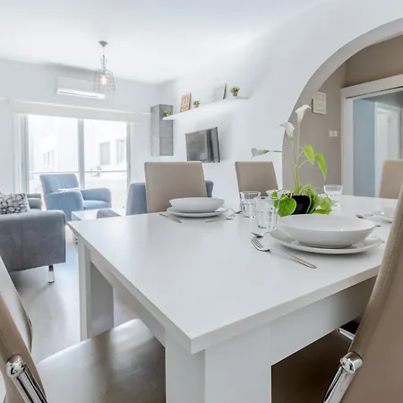 Paradise Promenade Apartment, 2min Distance From Marina * Larnaca