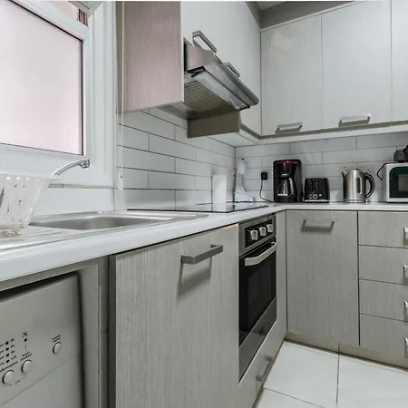 Paradise Promenade Apartment, 2min Distance From Marina Ларнака