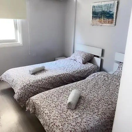 Paradise Promenade Apartment, 2min Distance From Marina * لارنكا